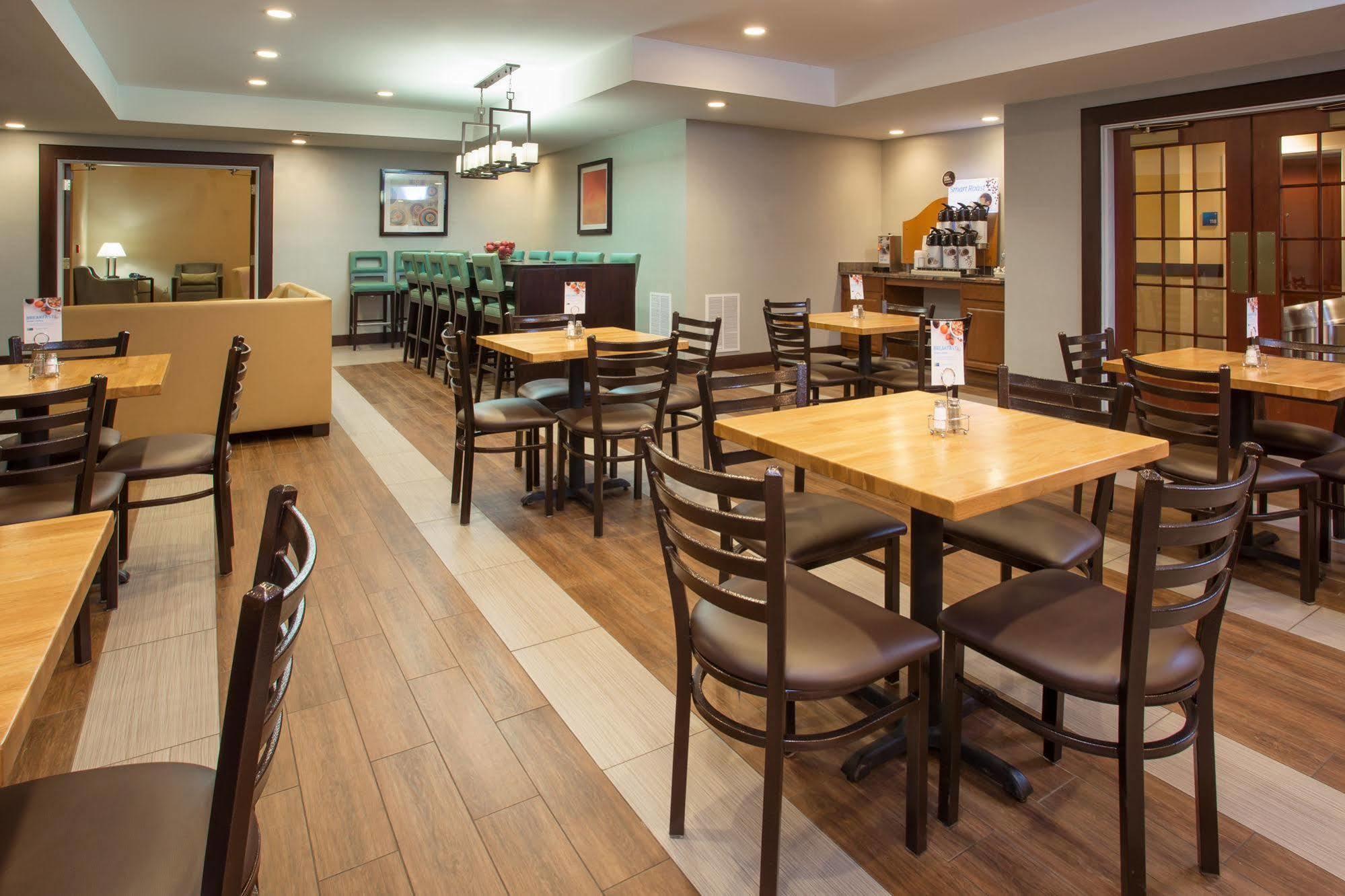 Holiday Inn Express Lexington Southwest Nicholasville By Ihg Esterno foto