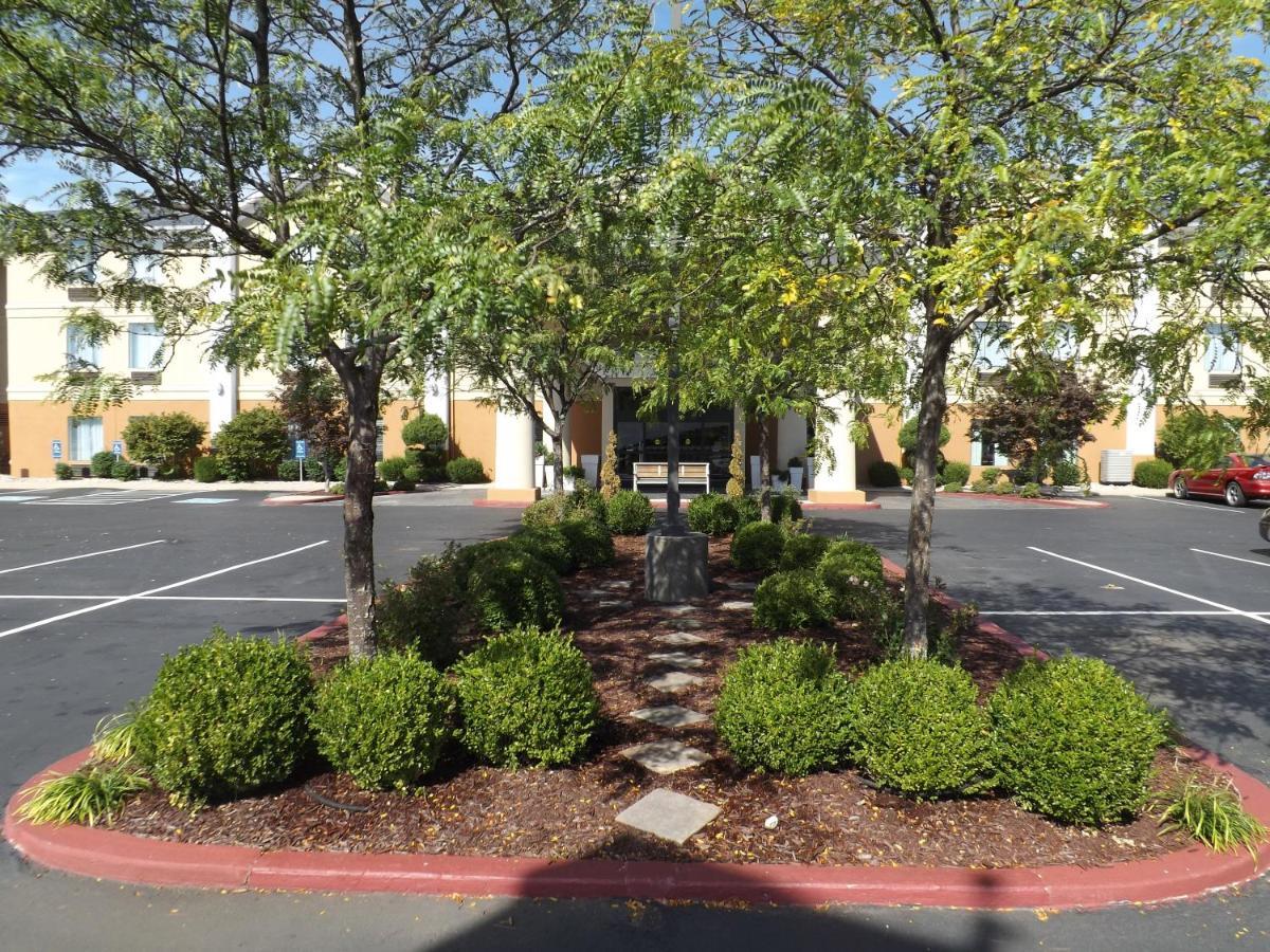 Holiday Inn Express Lexington Southwest Nicholasville By Ihg Esterno foto